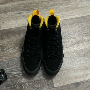 Jordan 9 university gold size 8